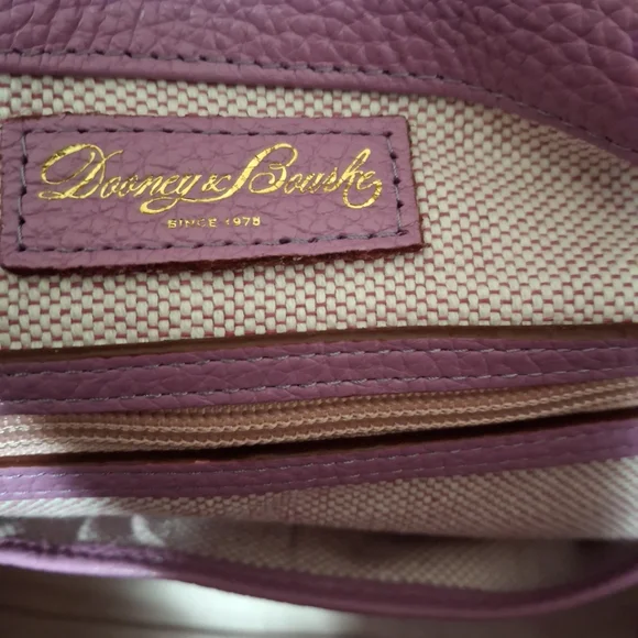 Dooney & Bourke Logo Lock Hobo Shoulder Bag in Lilac & Keychain EUC - Picture 9 of 11